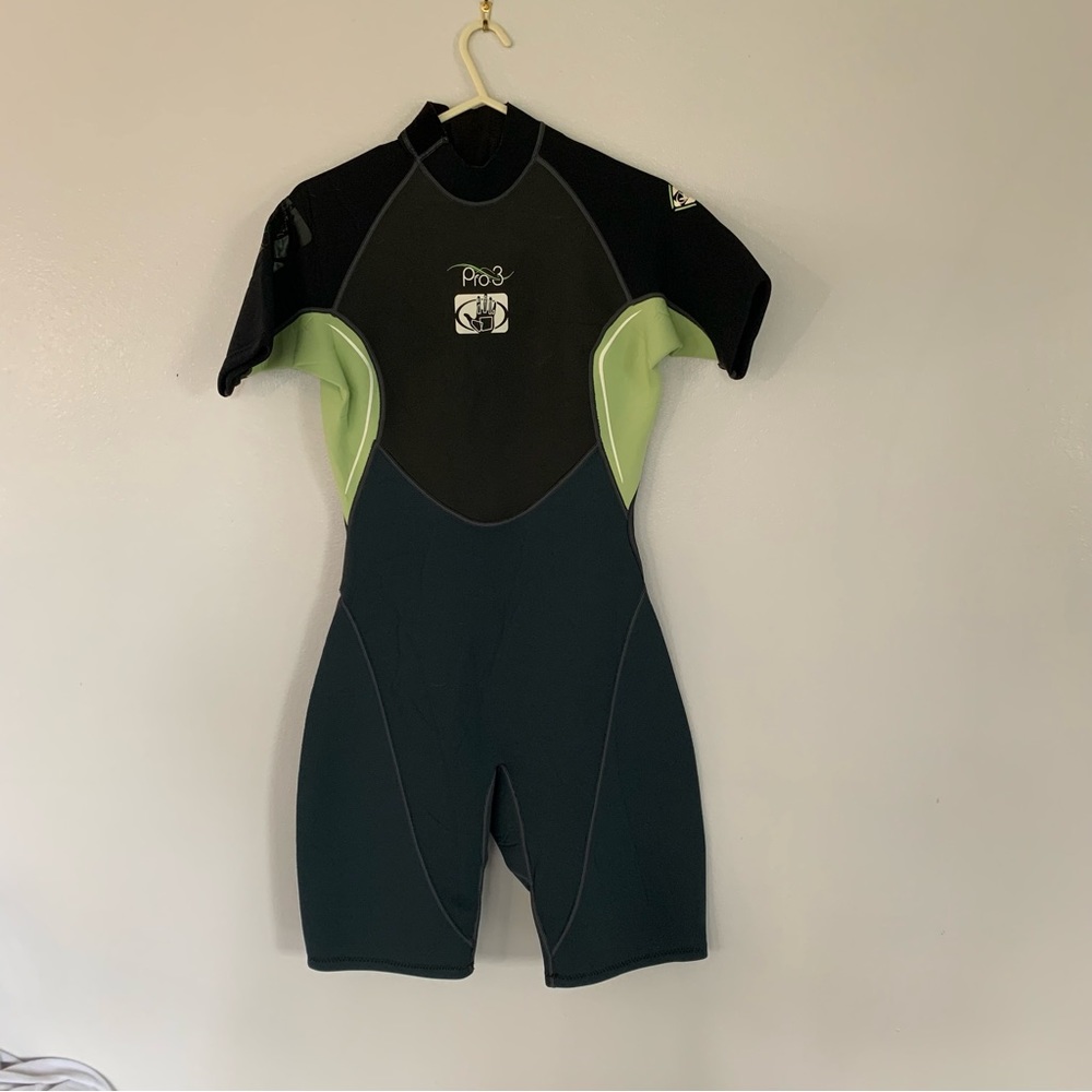 Wet suit